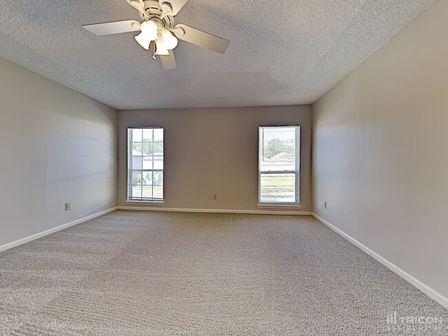 Building Photo - 2887 Tuscarora Tr