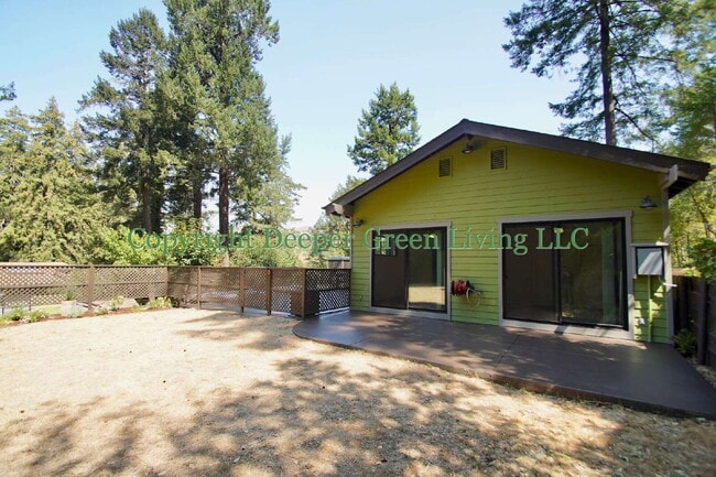 Building Photo - 2 Bedroom Woodacre Home with Views!
