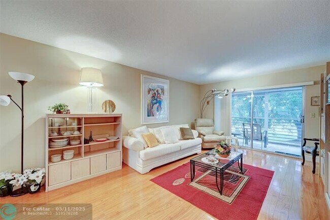 Building Photo - 2102 Lucaya Bend