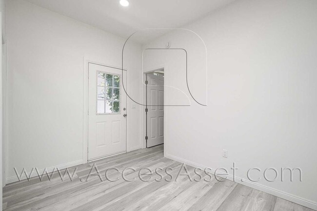 Building Photo - Charming 1 Bed/1 Bath Newly Remodeled Unit In Banning!