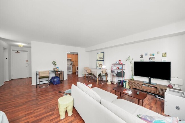 Building Photo - 3600 N Lake Shore Dr