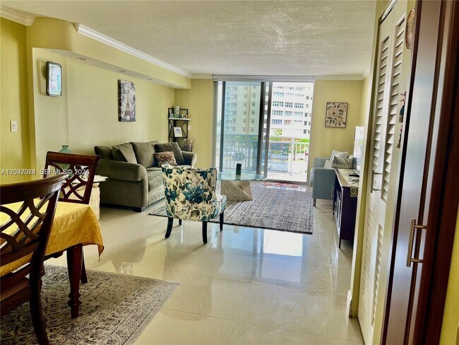 Building Photo - 1849 S Ocean Dr