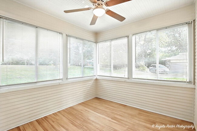 Building Photo - 41028 N Ridge Cir