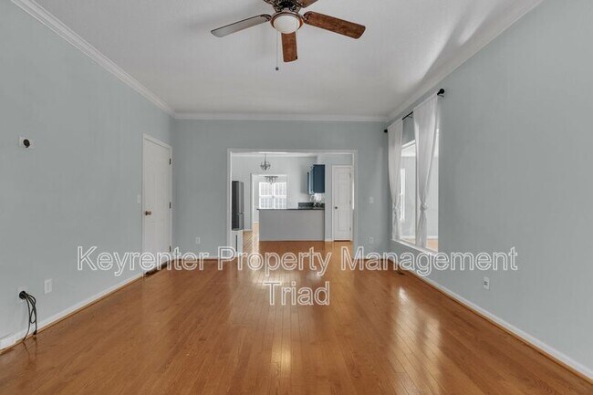 Building Photo - 3391 Valley Crossing Dr