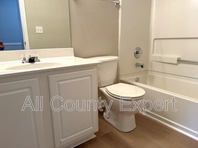 Building Photo - 4123 Howell Park Rd