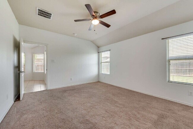 Building Photo - Attractive 4-Bedroom Home in Villages of Eagle Mountain!