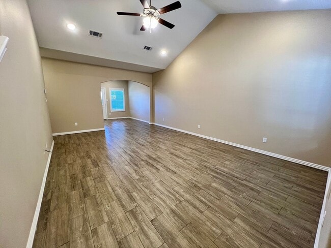 Building Photo - 6709 MARIBETTE RD