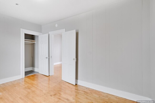 Building Photo - 818/818A Bowen St