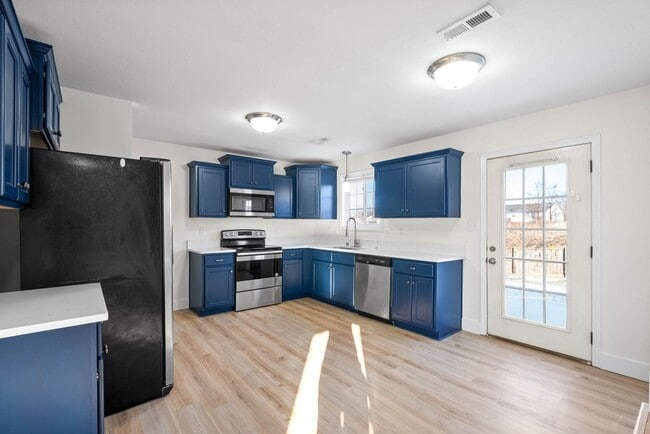 Building Photo - 112 Bob White Trail