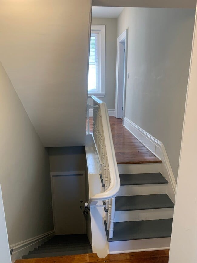 Building Photo - 718 Cattell St