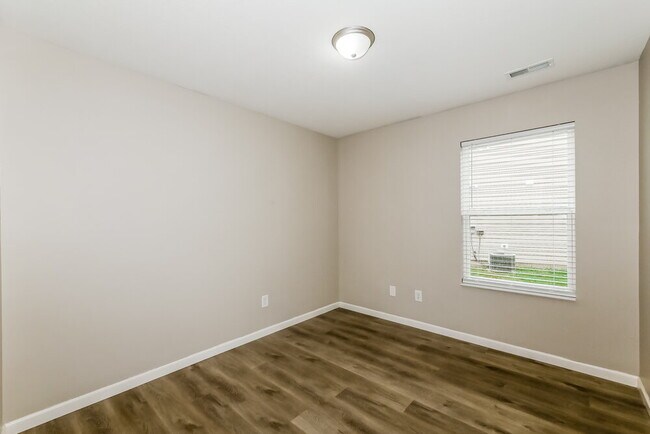 Building Photo - 117 Hilltop Farms Blvd