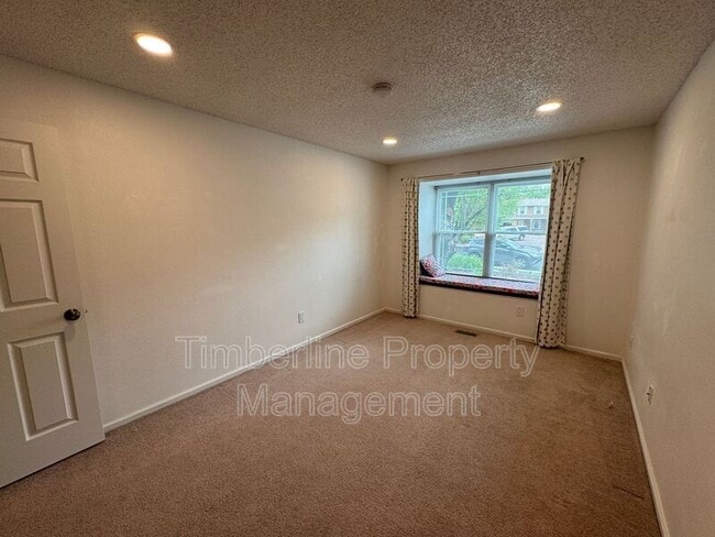 Building Photo - 203 Saddlemountain Rd
