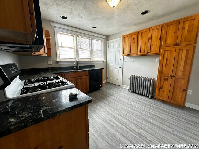 Building Photo - 3899 Washington St