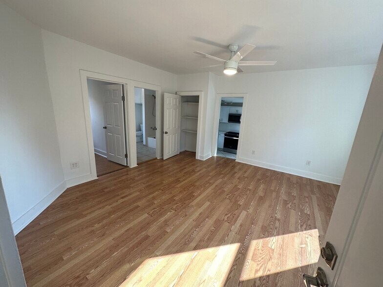 Living room - 71 Grove St