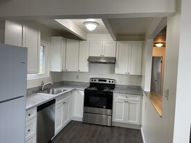 Building Photo - 830 Lexington Ave