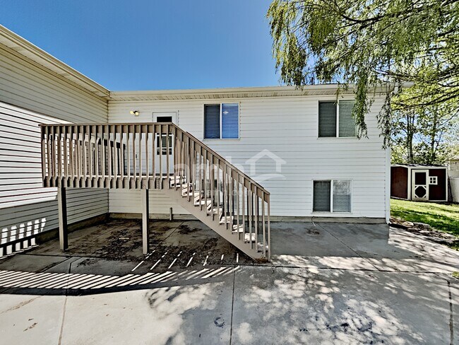 Building Photo - 1893 N 2475 W