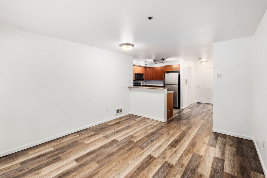 Building Photo - 8745 Greenwood Ave N APT 207,