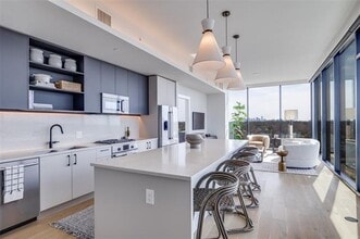 Building Photo - 8119 Douglas Ave