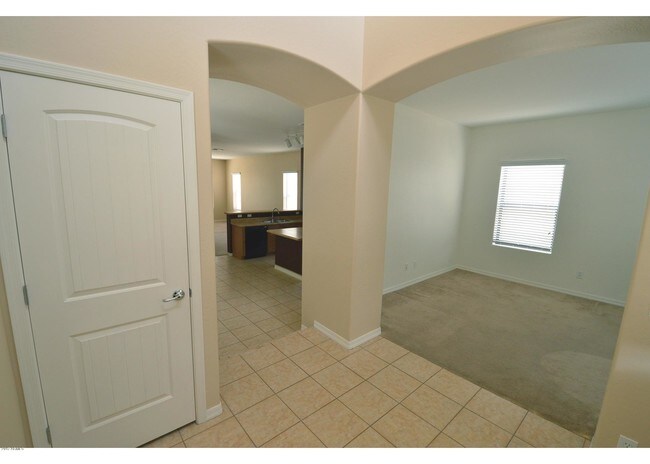 Building Photo - 1421 W Pelican Ct