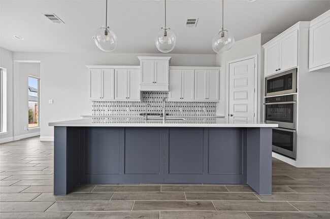 Building Photo - 26310 Meadow Bliss Wy