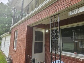 Building Photo - 800-802 E 75th Terrace - Duplex