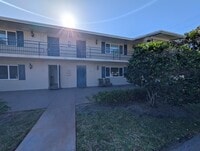 Building Photo - 817 Lighthouse Dr
