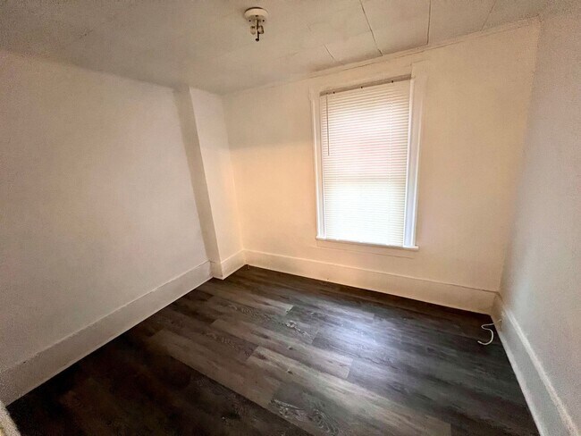 Building Photo - 40-42 Seminole Avenue