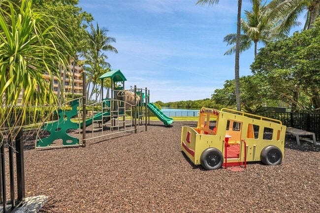 Building Photo - 13637 Deering Bay Dr