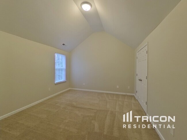 Building Photo - 3830 Pauline Ln