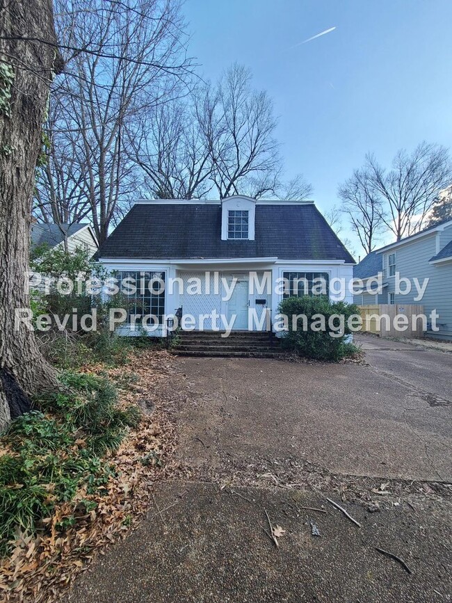 Building Photo - HUGE home in East Buntyn near U of M