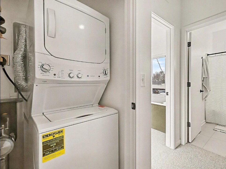 Building Photo - 5302 Elmwood Plz