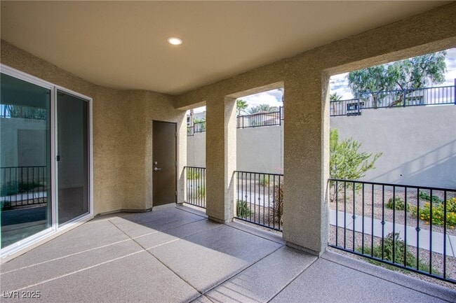 Building Photo - 2555 Hampton Rd
