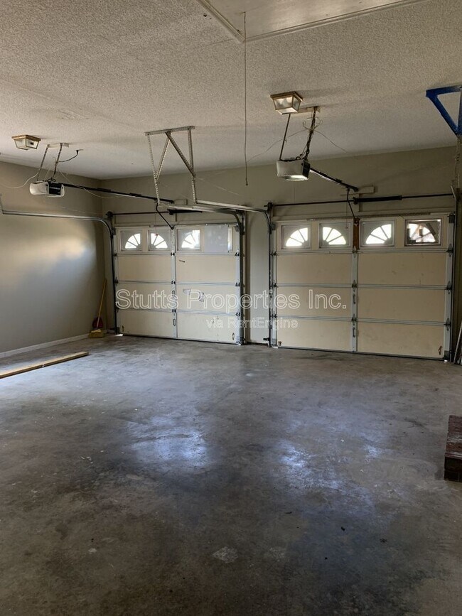 Building Photo - 97 N Bailey Springs Dr