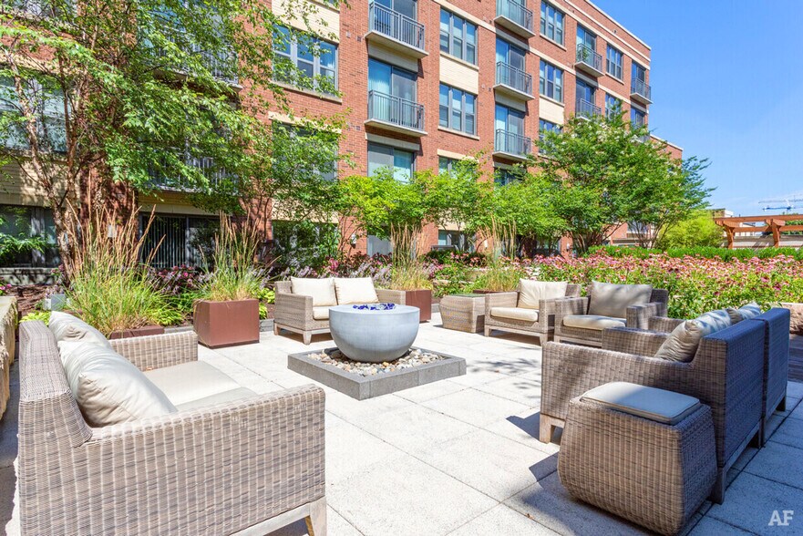 Building Photo - 360 H St NE