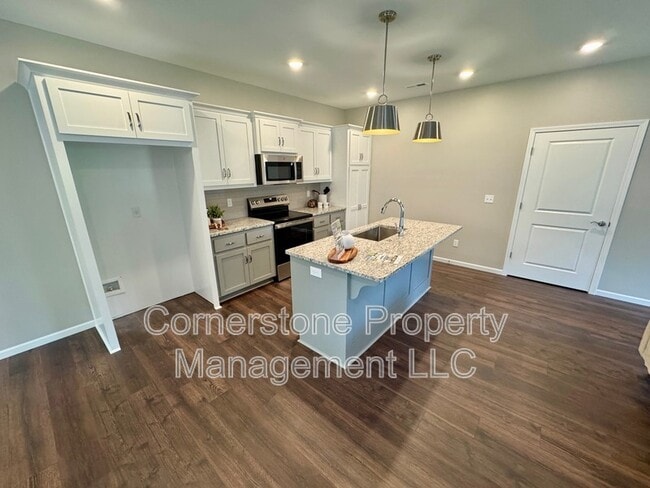 Building Photo - 809 Highland Dr