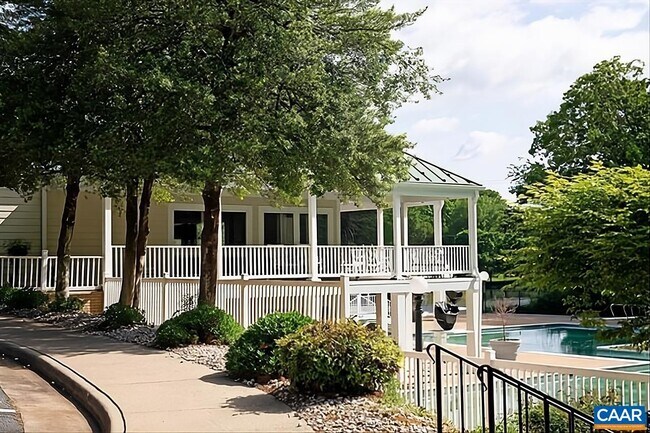 Building Photo - 2028 Landon Ln