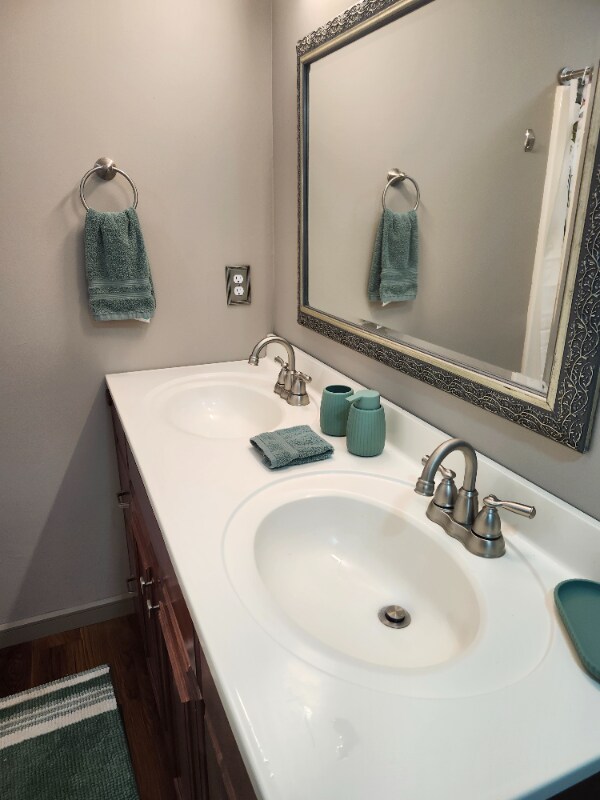 Building Photo - 762 Flinn Dr