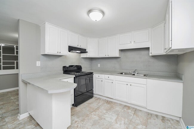 Building Photo - 2136 Arcadia Rd