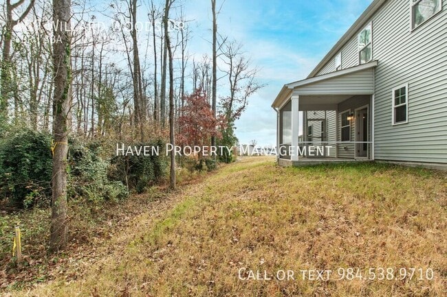 Building Photo - 409 Willard Wds Dr