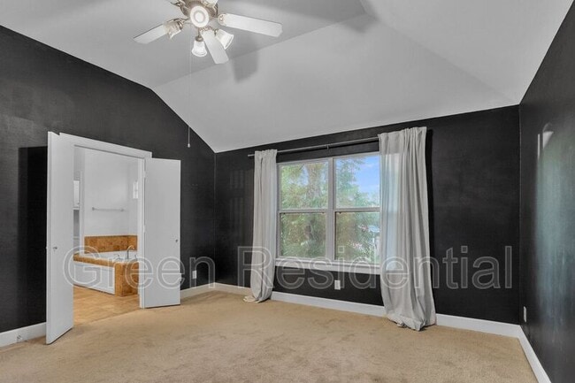 Building Photo - 919 E 36th St