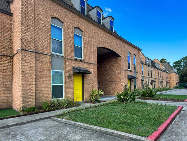 Building Photo - The Vibe at Highland