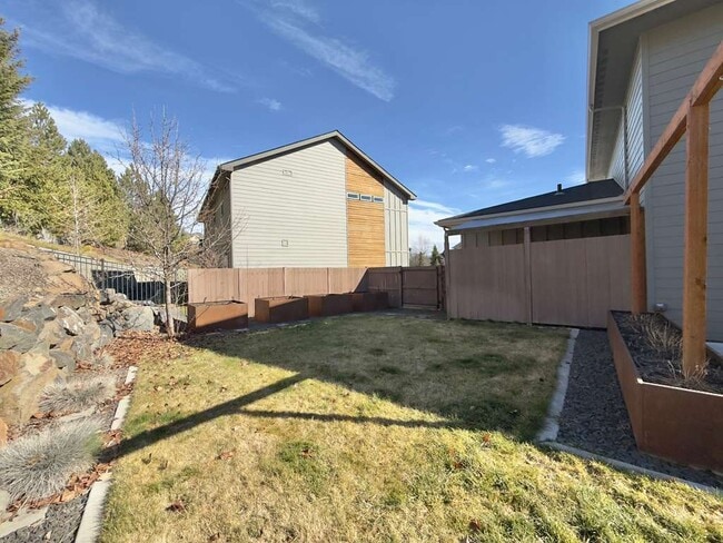 Building Photo - 6606 S Springview St