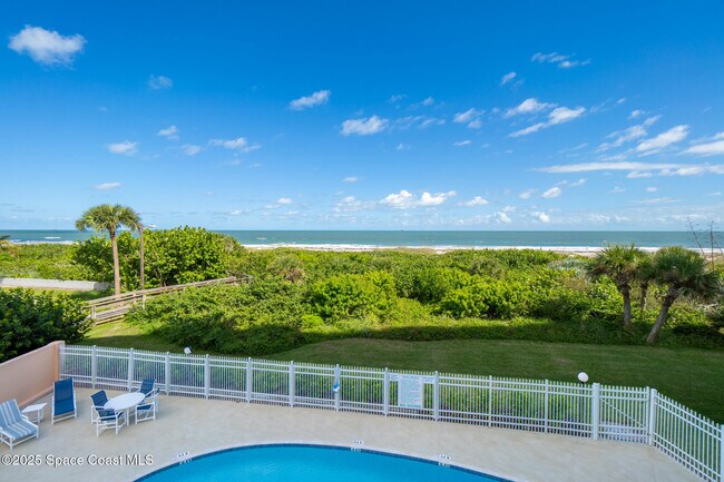 Building Photo - 6770 Ridgewood Ave