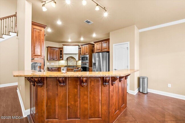 Building Photo - 204 Cashmere Ct