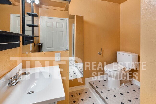 Building Photo - 1531 Virginia Ave