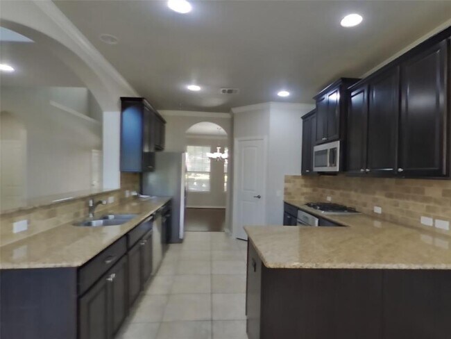 Building Photo - 1913 Colony Glen Ln