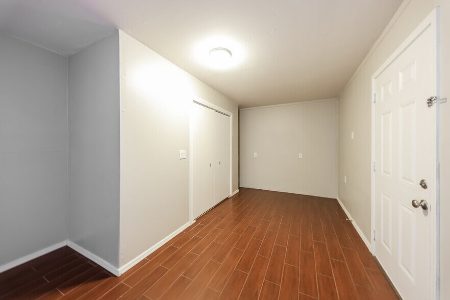 Building Photo - 601 W Wescott Dr