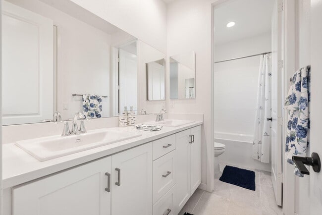 Building Photo - 81890 Via Encinitas