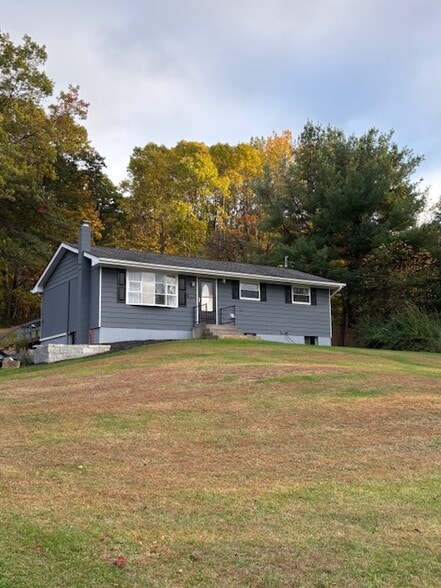Primary Photo - 208 Coolidge Way