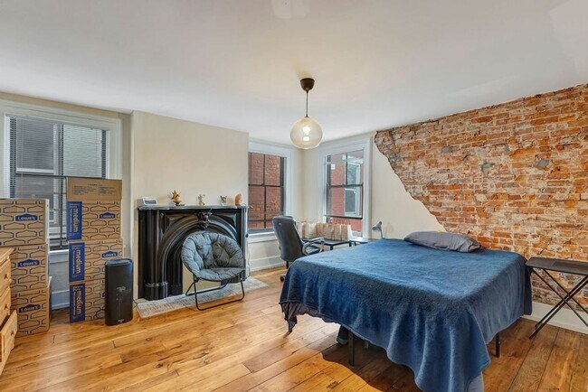 Building Photo - Charming 3BR Duplex in Covington